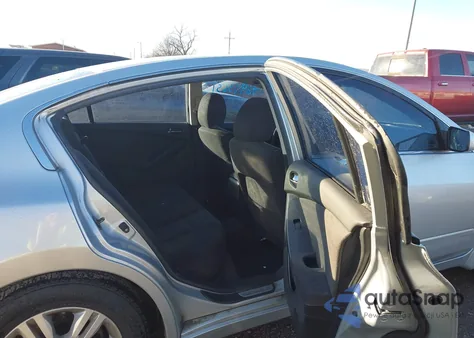 2010 Nissan Altima 2.5 S z USA, uszkodzony, nr VIN 1N4AL2AP9AC187831